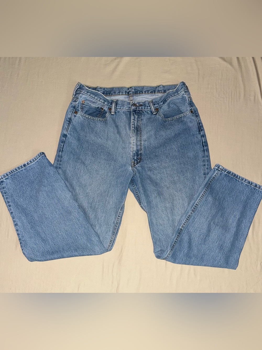 Levis Mens 550 Relaxed Fit Blue Jeans size 38x32 Cotton Denim Zipper Fly Pants